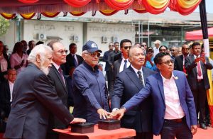 𝐕𝐢𝐬𝐞-𝐏𝐌 𝐚𝐤𝐨𝐦𝐩𝐚ñ𝐚 PR RDTL 𝐧𝐨 𝐏M Timor-Leste 𝐢𝐧𝐤𝐥𝐮𝐢 𝐏𝐌 𝐌𝐚𝐥á𝐳𝐢𝐚 L𝐚𝐧𝐬𝐚 P𝐫𝐨𝐣𝐞𝐭𝐮 K𝐨𝐧𝐬𝐭𝐫𝐮𝐬𝐚𝐮𝐧 ICC