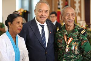 𝐕𝐢𝐬𝐞- 𝐏rimeiru 𝐌inistru 𝐩𝐚𝐫𝐭𝐢𝐬𝐢𝐩𝐚 𝐤𝐨𝐧𝐟𝐞𝐫é𝐧𝐬𝐢𝐚 𝐢𝐧𝐭𝐞𝐫𝐧𝐚𝐬𝐢𝐨𝐧á𝐥 “𝑨 𝑹𝒆𝒇𝒐𝒓𝒎𝒂 𝒅𝒐 𝑺𝒆𝒕ó𝒓 𝒅𝒂 𝑫𝒆𝒇𝒆𝒔𝒂 𝒆 𝑺𝒆𝒈𝒖𝒓𝒂𝒏𝒄̧𝒂: 𝒐 𝑬𝒏𝒔𝒊𝒏𝒐 𝑺𝒖𝒑𝒆𝒓𝒊𝒐𝒓 𝑴𝒊𝒍𝒊𝒕𝒂𝒓, 𝒂 𝑳𝒊𝒅𝒆𝒓𝒂𝒏𝒄̧𝒂 𝒆 𝒂 𝑫𝒆𝒇𝒆𝒔𝒂 𝒅𝒐𝒔 𝑹𝒆𝒄𝒖𝒓𝒔𝒐 𝑵𝒂𝒄𝒊𝒐𝒏𝒂𝒊𝒔”