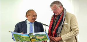 PM Interinu Oferese Almosu