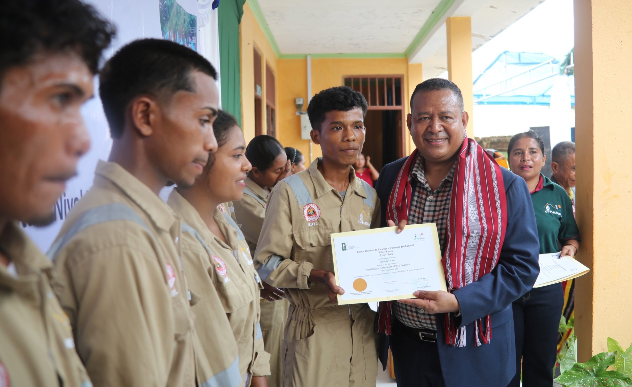 Atribuisaun Sertifikadu ba Formadu 205 iha Bansone RAEOA